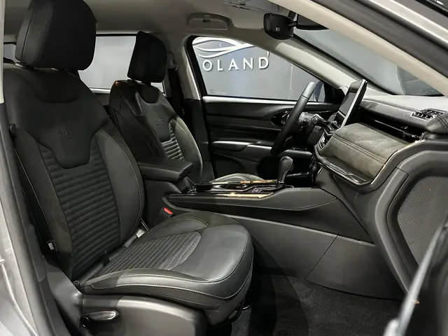 Carro Jeep Commander 2023 Limited 1.3 T270