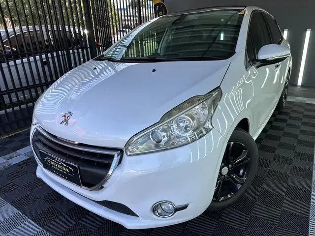 Carro Peugeot 208 2014 Griffe 1.6 16V (Flex)