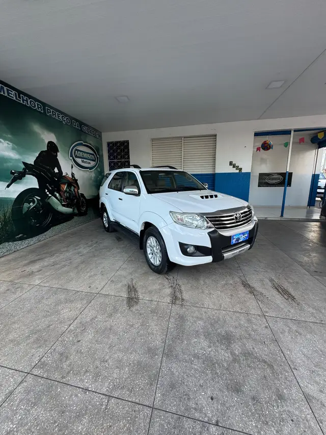 Carro Toyota Hilux SW4 2014 3.0 TDI 4x4 SRV 7L