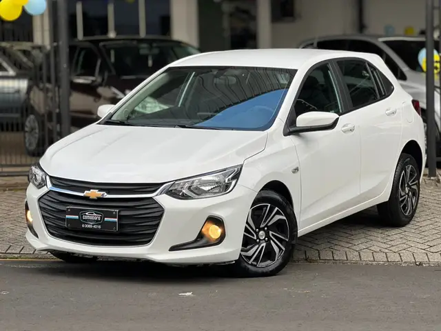 Carro Chevrolet Onix Plus 2024 LT 1.0