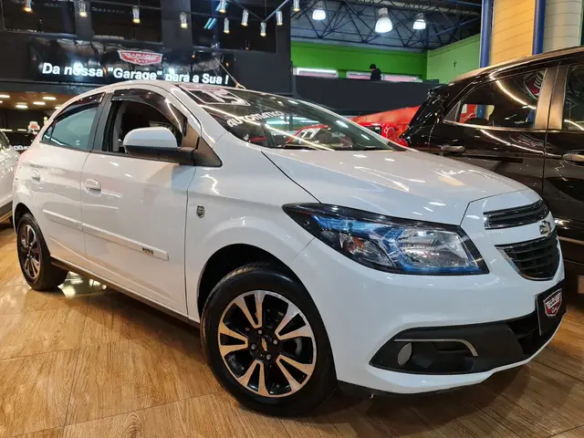 Carro Chevrolet Onix 2014 1.4 LTZ SPE/4 (Aut)
