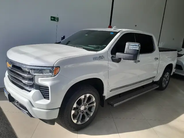 Carro Chevrolet Silverado 2024 High Country 5.3