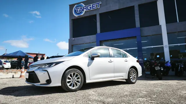 Carro Toyota Corolla 2023 GLi 2.0 Flex