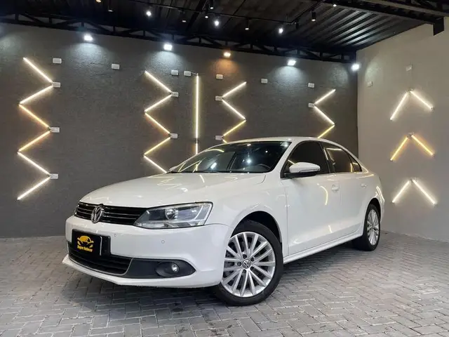 Carro Volkswagen Jetta 2013 2.0 TSI Highline DSG