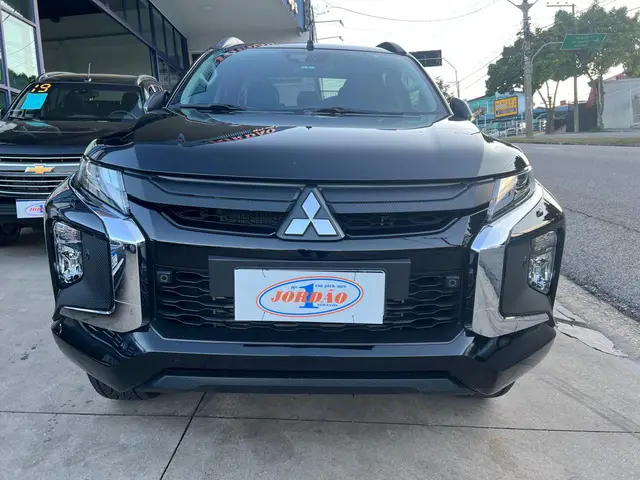 Carro Mitsubishi L200 Triton Sport 2023 HPE-S 2.4