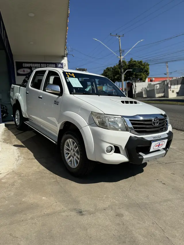Carro Toyota Hilux Cabine Dupla 2014 Hilux 3.0 TDI 4x4 CD SRV Top (Aut)