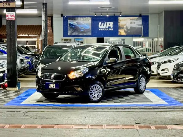 Carro Fiat Grand Siena 2018 Attractive 1.0 (Flex)