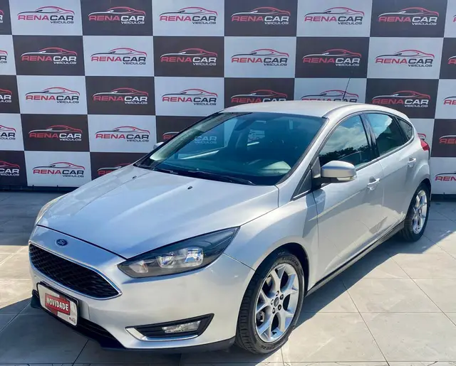 Carro Ford Focus Hatch 2016 SE Plus 2.0 PowerShift