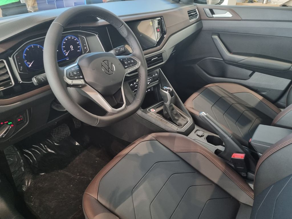 Virtus Highline 200 TSI
