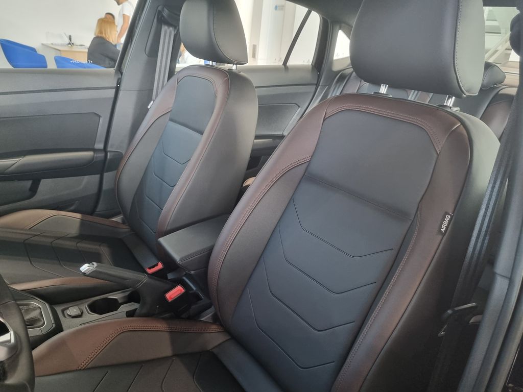 Virtus Highline 200 TSI