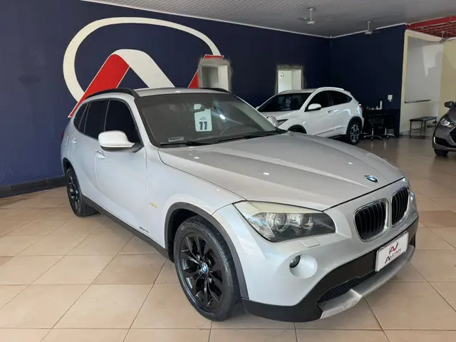 Carro BMW X1 2011 2.0 sDrive18i Top (Aut)