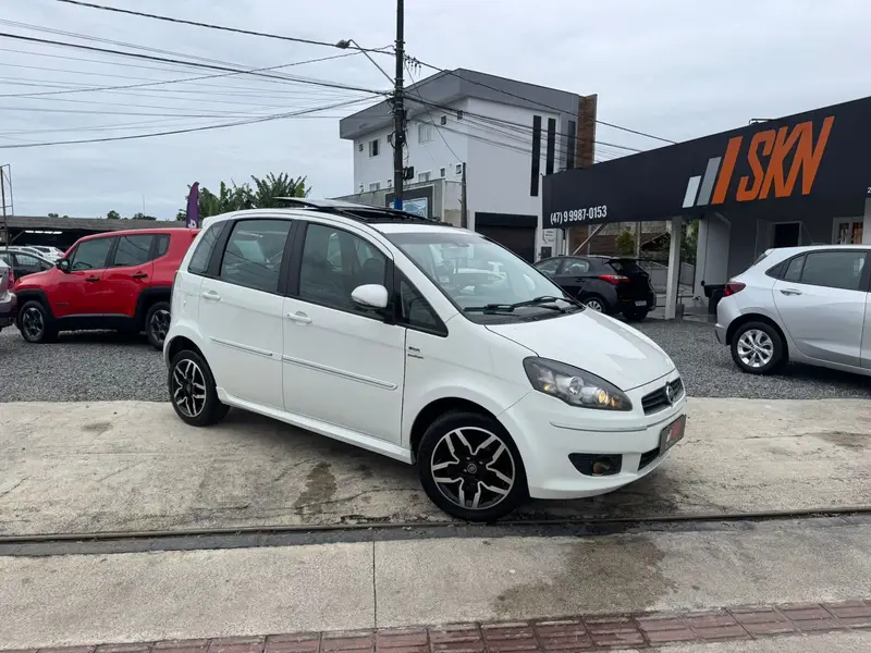 Fiat Idea Sporting 1.8 16V E.TorQ Dualogic (Flex)