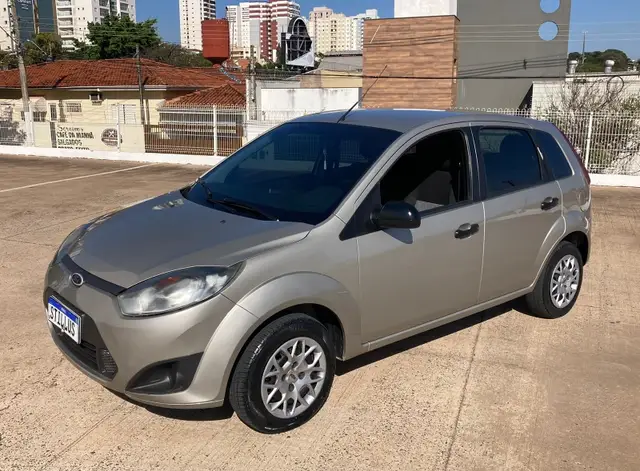 Carro Ford Fiesta Hatch 2013 Rocam 1.0 (Flex)