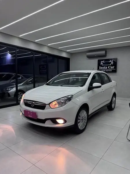 Carro Fiat Grand Siena 2016 Essence 1.6 16V (Flex)
