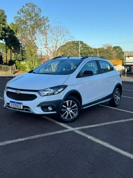 Carro Chevrolet Onix 2018 1.4 Activ SPE/4