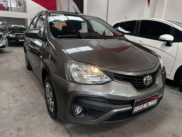 Carro Toyota Etios 2018 XS 1.5 (Flex)