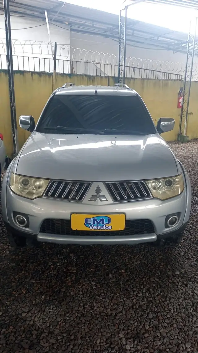 Carro Mitsubishi Pajero Dakar 2013 3.2 4WD (Aut)