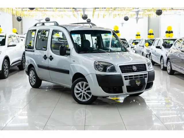 Carro Fiat Doblò 2021 Essence 1.8 16V (Flex)