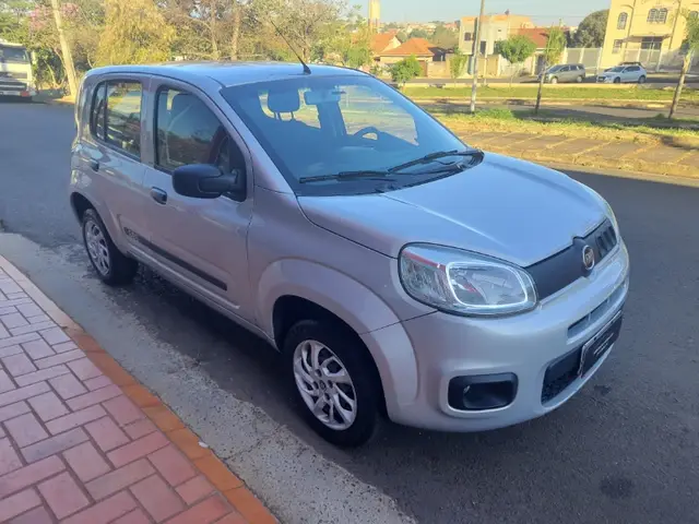 Carro Fiat Uno 2016 Attractive 1.0 (Flex) 4p