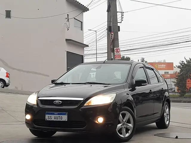 Carro Ford Focus Hatch 2011 GLX 2.0 16V (Flex)
