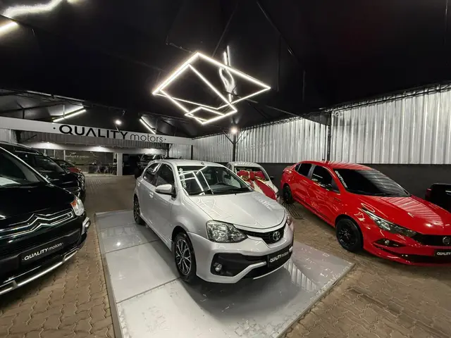 Carro Toyota Etios 2017 Platinum 1.5 (Aut) (Flex)