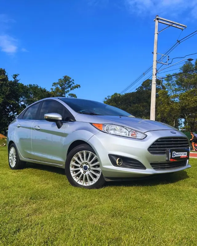 Carro Ford New Fiesta Sedan 2016 1.6 Titanium PowerShift Plus (Flex)