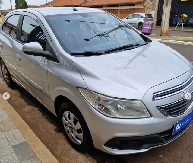 Carro Chevrolet Onix 2014 1.0 LT SPE/4