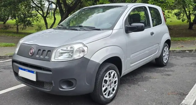 Carro Fiat Uno 2015 Vivace Celeb. 1.0 8V (Flex) 2p