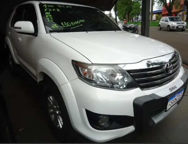 Carro Toyota Hilux SW4 2014 2.7 4x2 SR