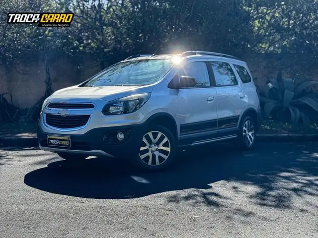 Carro Chevrolet Spin 2016 Activ 1.8 (Flex)