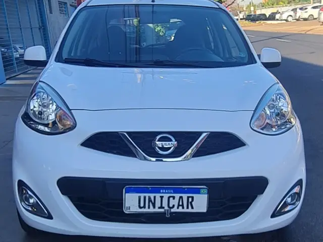 Carro Nissan March 2016 1.6 16V SV (Flex)