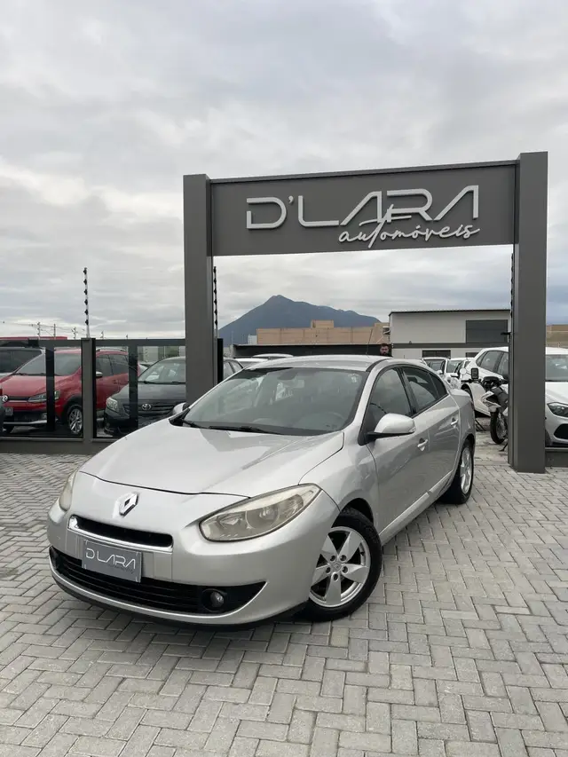 Carro Renault Fluence 2013 2.0 16V Dynamique (Flex)
