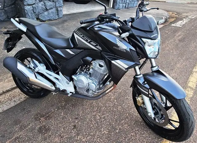 Moto Honda CB 250F Twister 2022 250F (ABS)