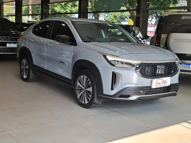 Carro Fiat Fastback 2025 Audace T200 Hybrid