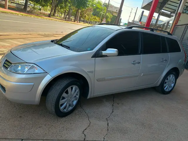 Carro Renault Megane Grand Tour 2012 Mégane Grand Tour Dynamique 1.6 16V (flex)