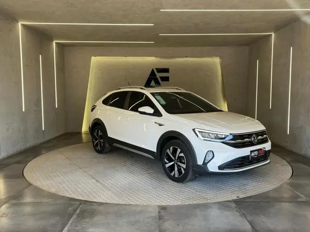 Carro Volkswagen Nivus 2023 Highline 200 TSI