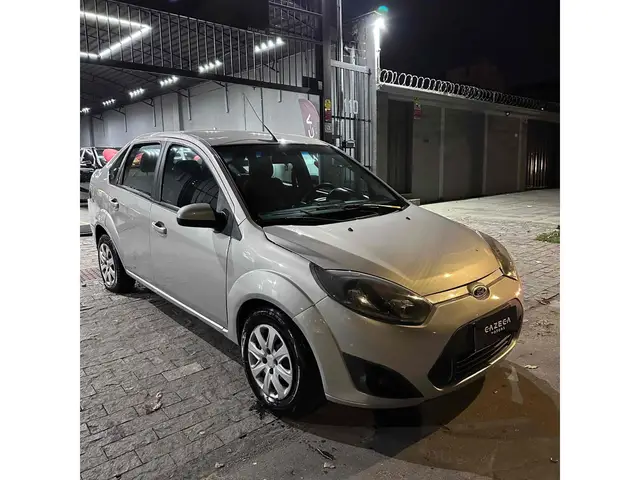 Carro Ford Fiesta Hatch 2014 SE 1.0 RoCam (Flex)