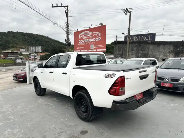 Carro Toyota Hilux Cabine Dupla 2019 Hilux 2.8 TDI STD CD 4x4