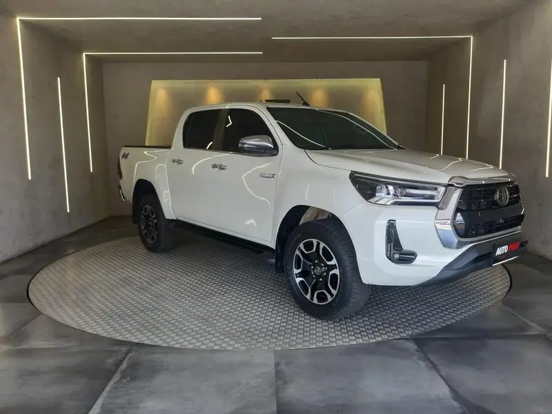 Toyota Hilux Cabine Dupla SRX 2.8 TDI CD 4x4 (Aut)