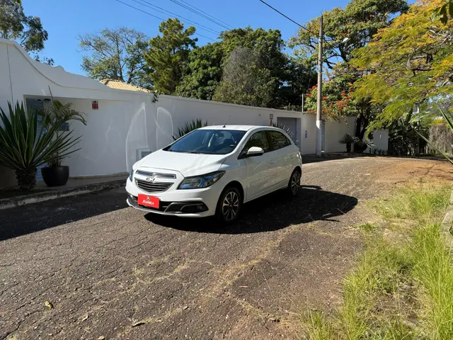 Carro Chevrolet Onix 2015 1.4 LTZ SPE/4