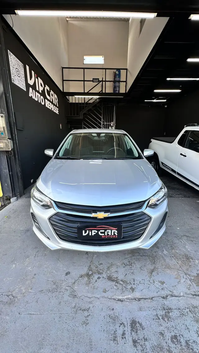 Carro Chevrolet Onix 2023 LT 1.0
