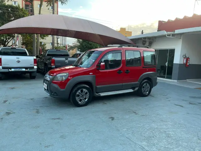 Carro Fiat Doblò 2013 Adventure 1.8 16V (Flex)