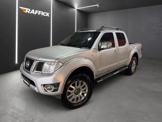Carro Nissan Frontier 2015 2.5 TD CD 4x4 SL (Aut)