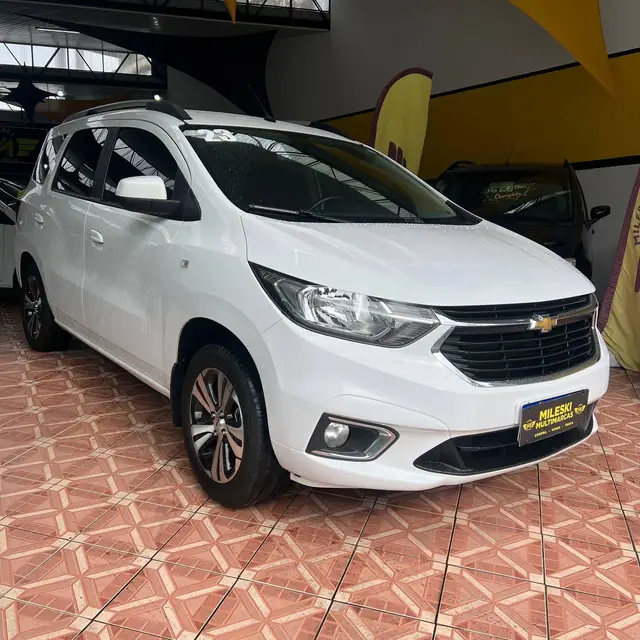 Carro Chevrolet Spin 2023 Premier 1.8 (Aut.)