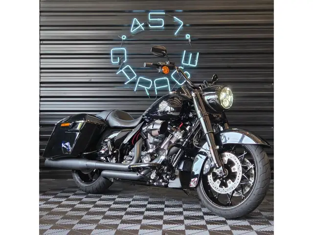 Moto Harley-Davidson Road King Special FLHRXS 2024 ROAD KING SPECIAL FLHRXS