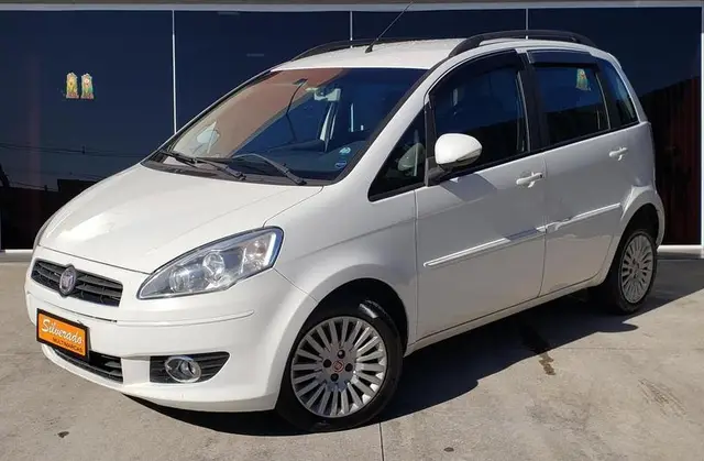 Carro Fiat Idea 2012 Attractive 1.4 8V (Flex)