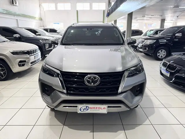 Carro Toyota SW4 2021 SRX 2.8 turbodiesel 7L 4x4 (Aut)
