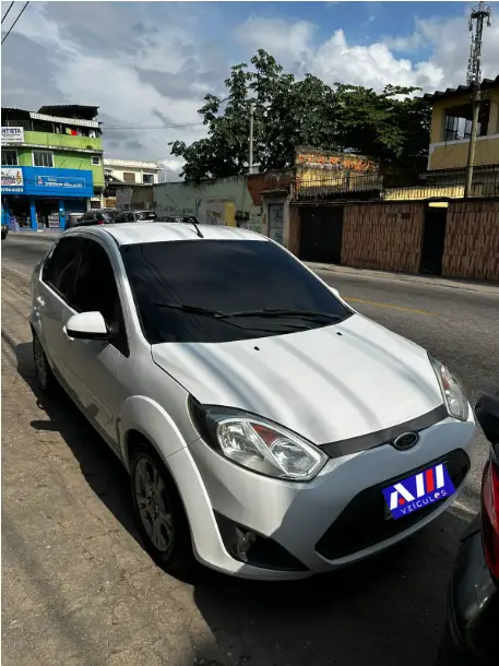 Carro Ford Fiesta Sedan 2013 SE 1.6 Rocam (Flex)