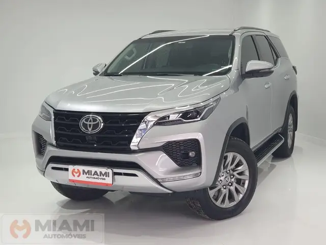 Carro Toyota SW4 2024 SRX 2.8 Turbodiesel 4x4 (Aut.) (7 Lugares)