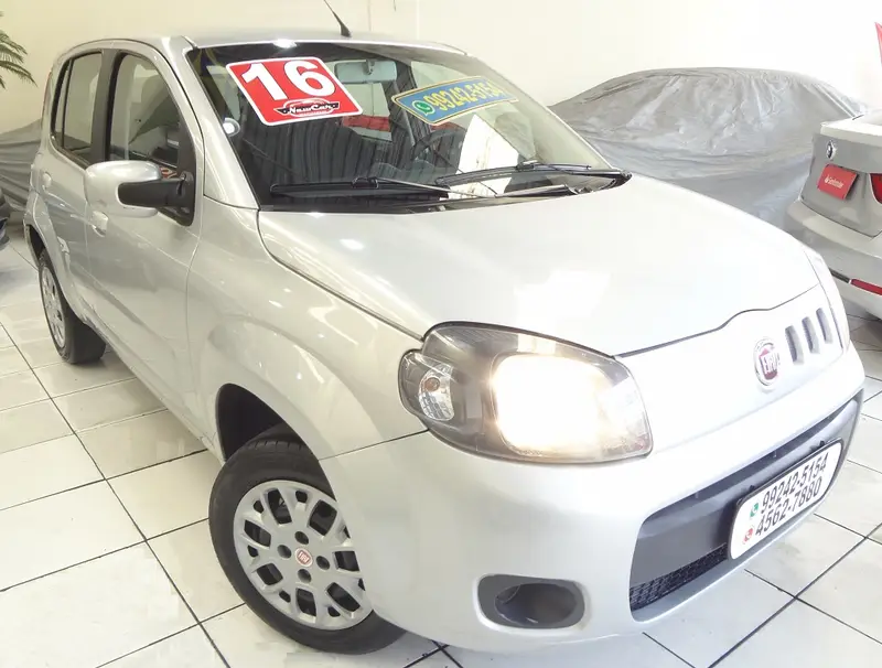 Fiat Uno Vivace Celeb. 1.0 8V (Flex) 4p